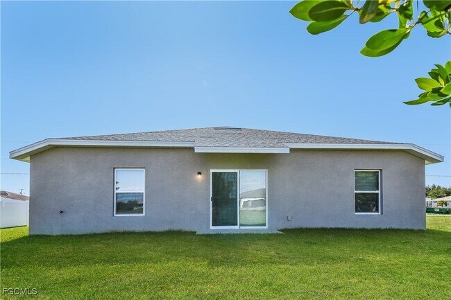 Building Photo - 1415 NW 37th Ave