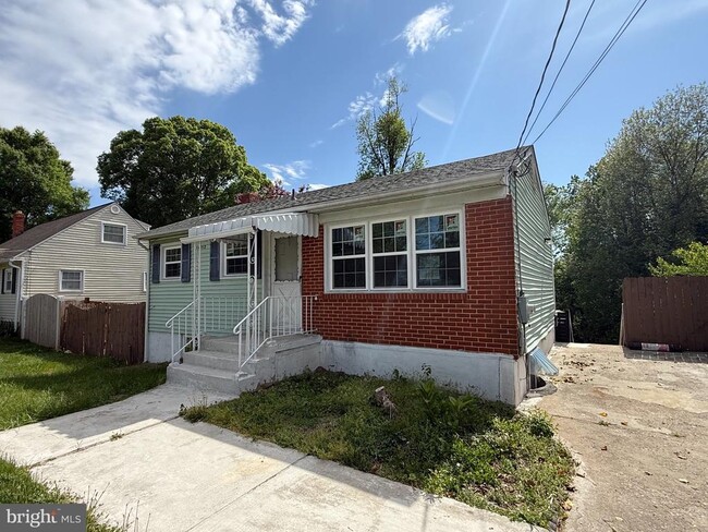 Building Photo - 14212 Fisher Ave