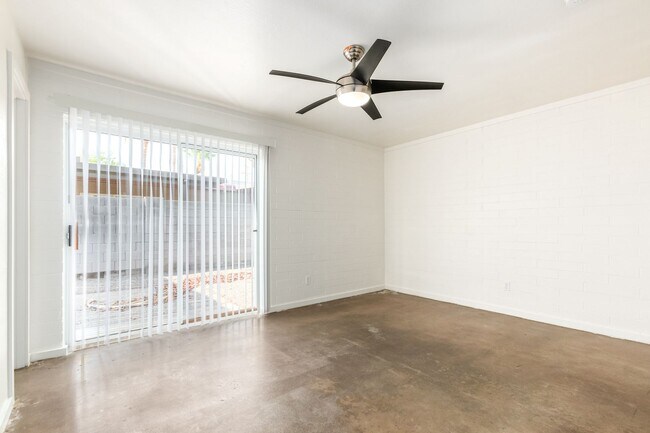Building Photo - 1722 E Ocotillo Rd