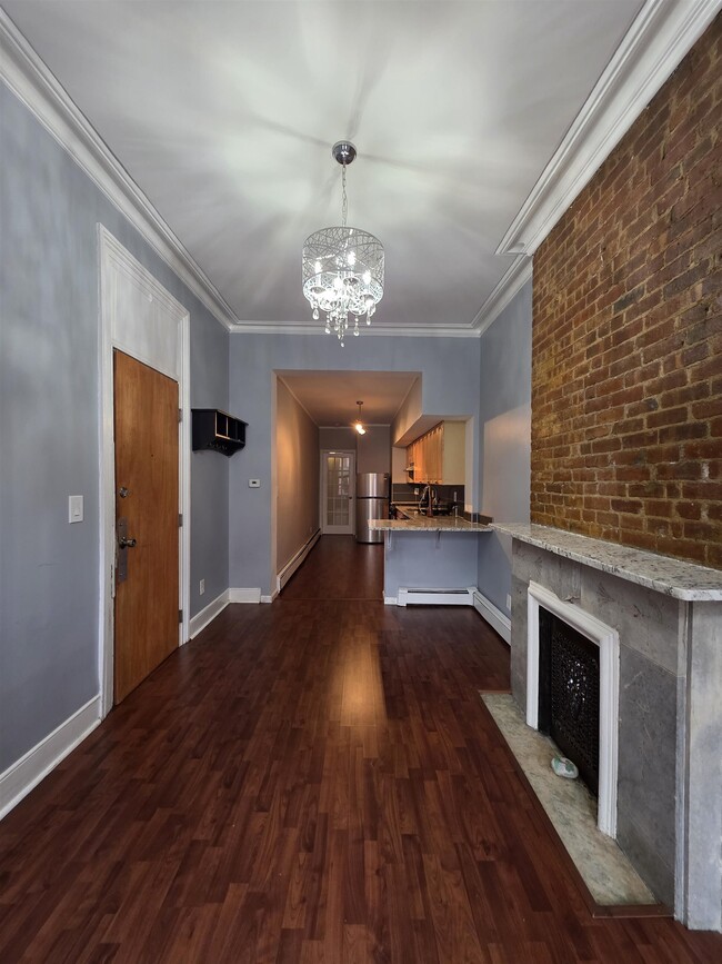 Building Photo - 291 8th St