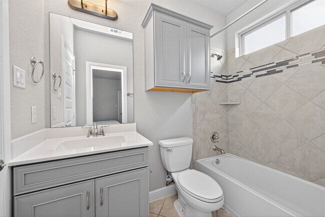 Building Photo - 13236 Tracewood Hills Ln