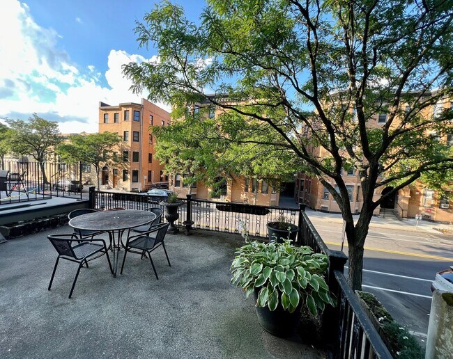 Building Photo - Washington St (684 Washington St, Brookline)