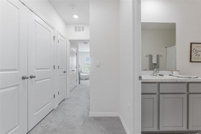 Building Photo - 33105 Major Oak Dr