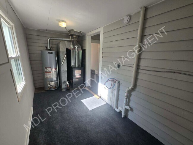Building Photo - 3-Bedroom Home in Saginaw