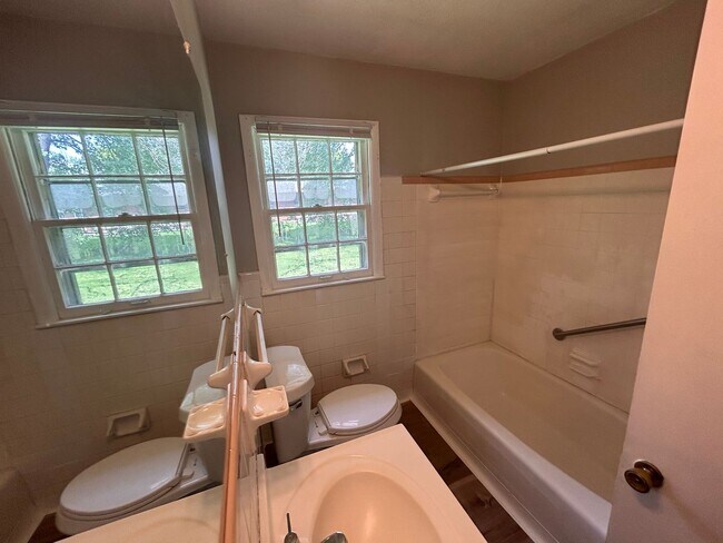 Building Photo - 4802 Bluehaven Dr NW