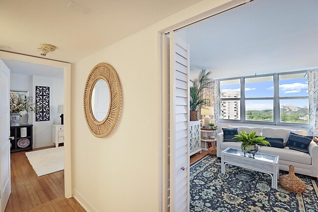 Building Photo - 2121 N Ocean Blvd