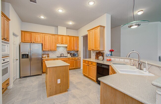 Building Photo - 17611 Emerald Garden Ln