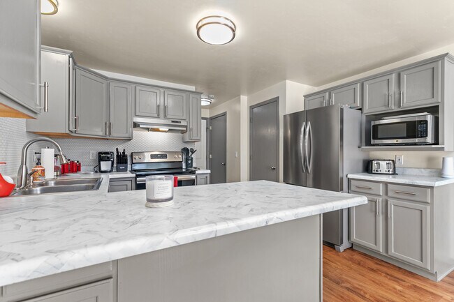 Building Photo - 1893 N Margaret St