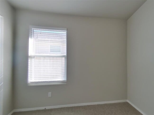 Building Photo - 5205 Sidesaddle Dr