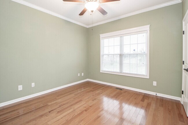 Building Photo - 1540 Edgewater Ln
