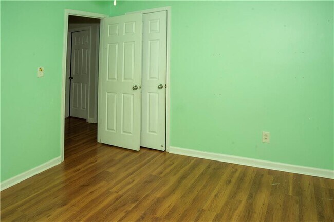 Building Photo - 2581 Southhaven Ln