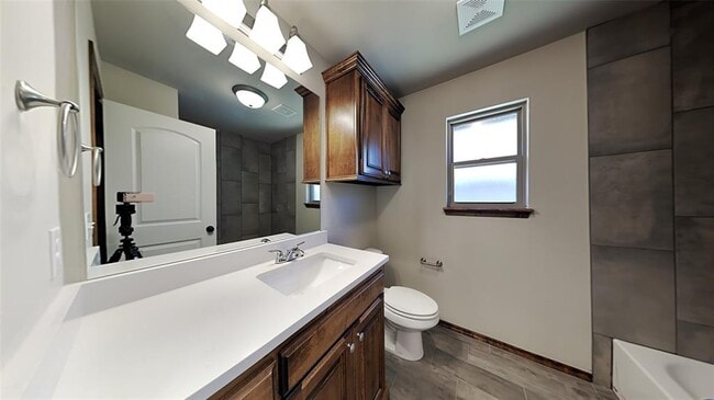 Building Photo - 7055 Richardson Ct
