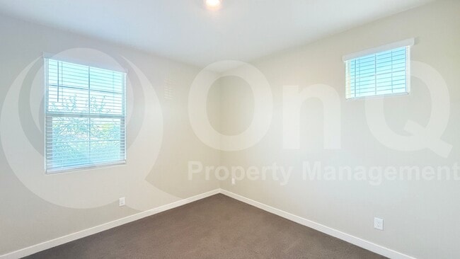 Building Photo - 708 N Bay Dr