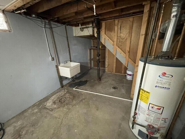 Building Photo - 4619 Aurora Ave