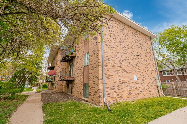 Primary Photo - 2115 B St
