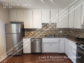 Building Photo - 718 19th St