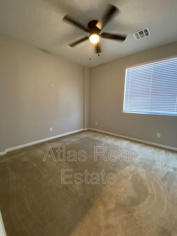 Building Photo - 10455 Skye Knoll Ave