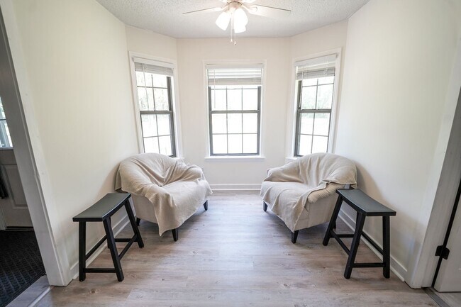 Building Photo - Coming Available!