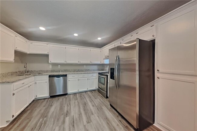 Building Photo - 5025 Bent Creek Ct