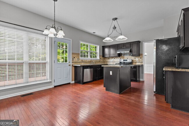 Building Photo - 2315 Hiawassee Dr NW