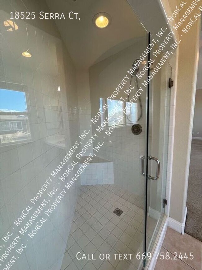 Building Photo - 18525 Serra Ct