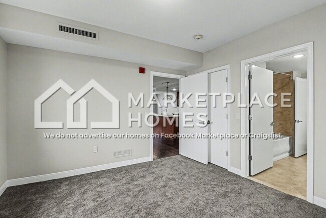 Building Photo - 525 W Lafayette Blvd