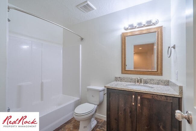 Building Photo - End Unit Fossil Hills Townhome with 3 Beds and 2.5 Baths