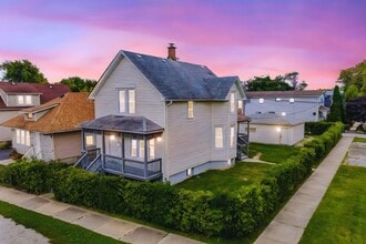 Building Photo - 2823 Broadway St