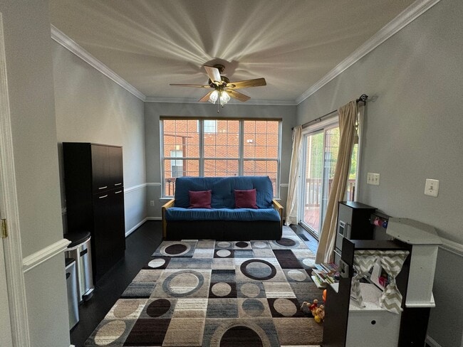 Building Photo - Stunning 3 Bed 3.5 Bath Brick Colonial End-Unit Townhome In Vibrant Kingstowne Community