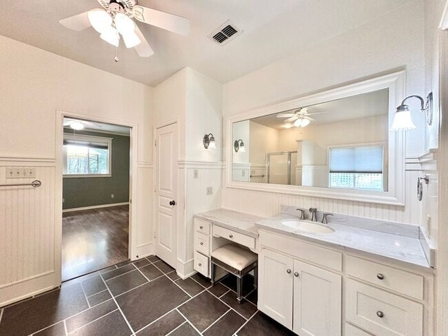 Building Photo - Coming Soon! Show Stopping Home in Flint!