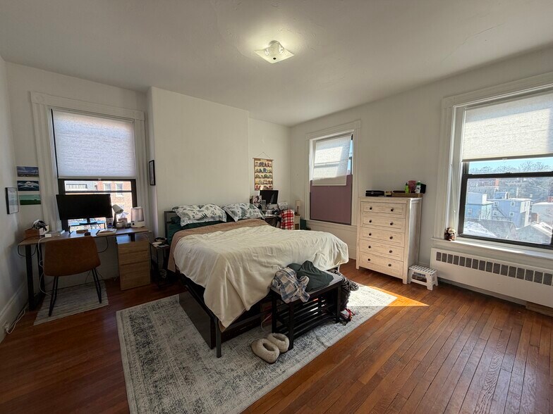 Building Photo - 22 Davis Ave