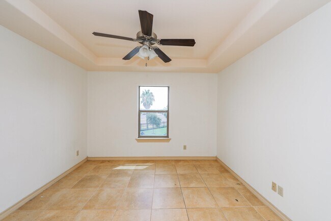 Building Photo - 10510 Sandia Dr