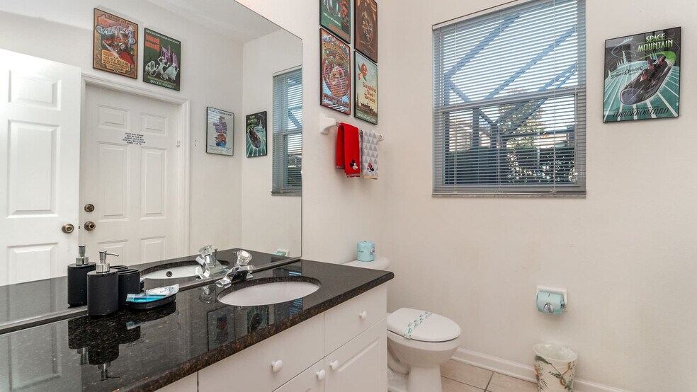 Building Photo - 8136 Sun Palm Dr