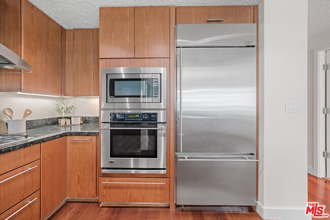 Building Photo - 3141 Michelson Dr