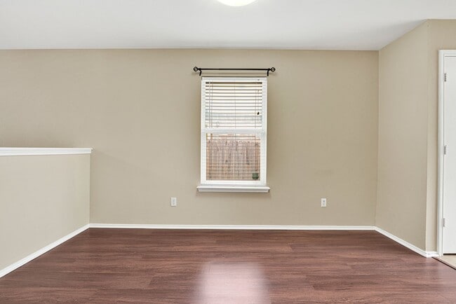 Building Photo - Convenient Northwest San Antonio Home Available for ASAP Move In!