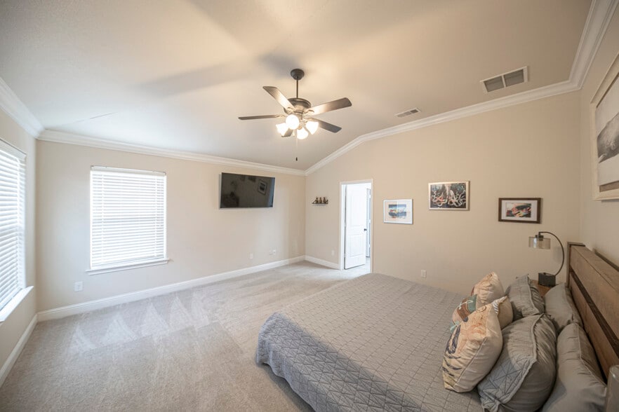 Building Photo - 6922 Ranch Hand Dr