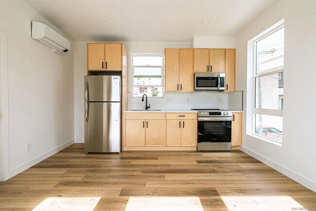 Building Photo - 2945 B. St