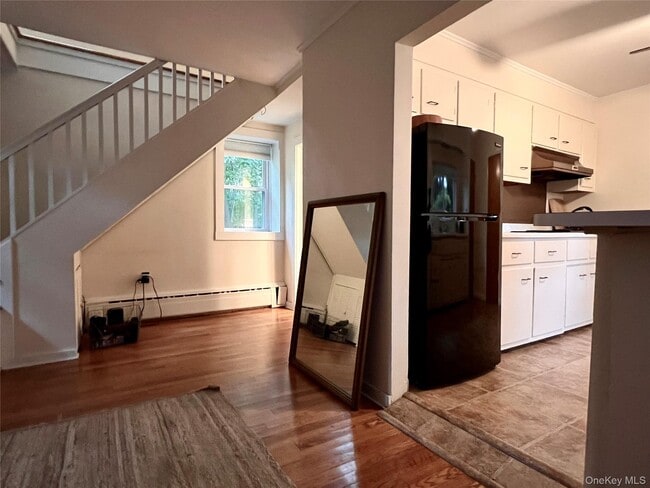 Building Photo - 863 Wolcott Ave