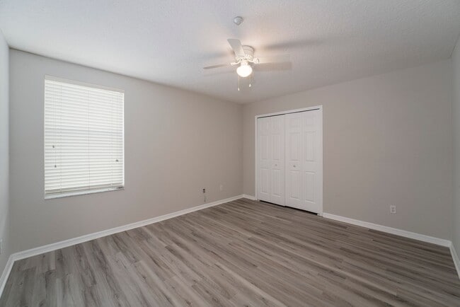 Building Photo - Cute and Spacious 3/2 House w/Bonus Room i...