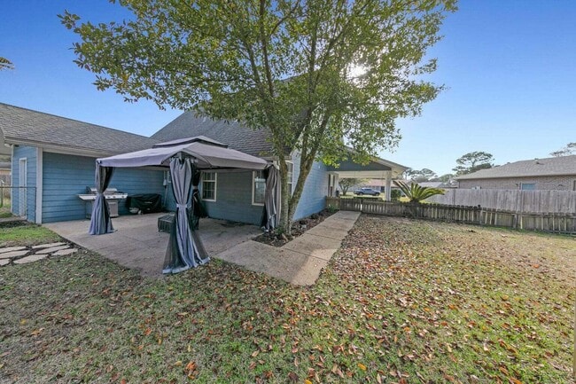 Building Photo - 2216 Calle De Pizzaro