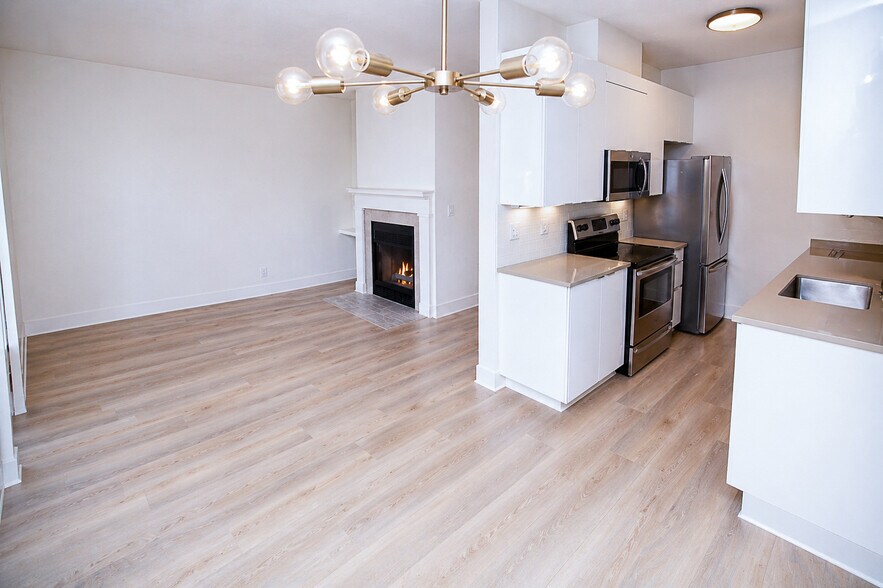 Building Photo - 151 Shoreline Ct