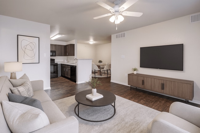 Building Photo - Flats at Five Mile Creek