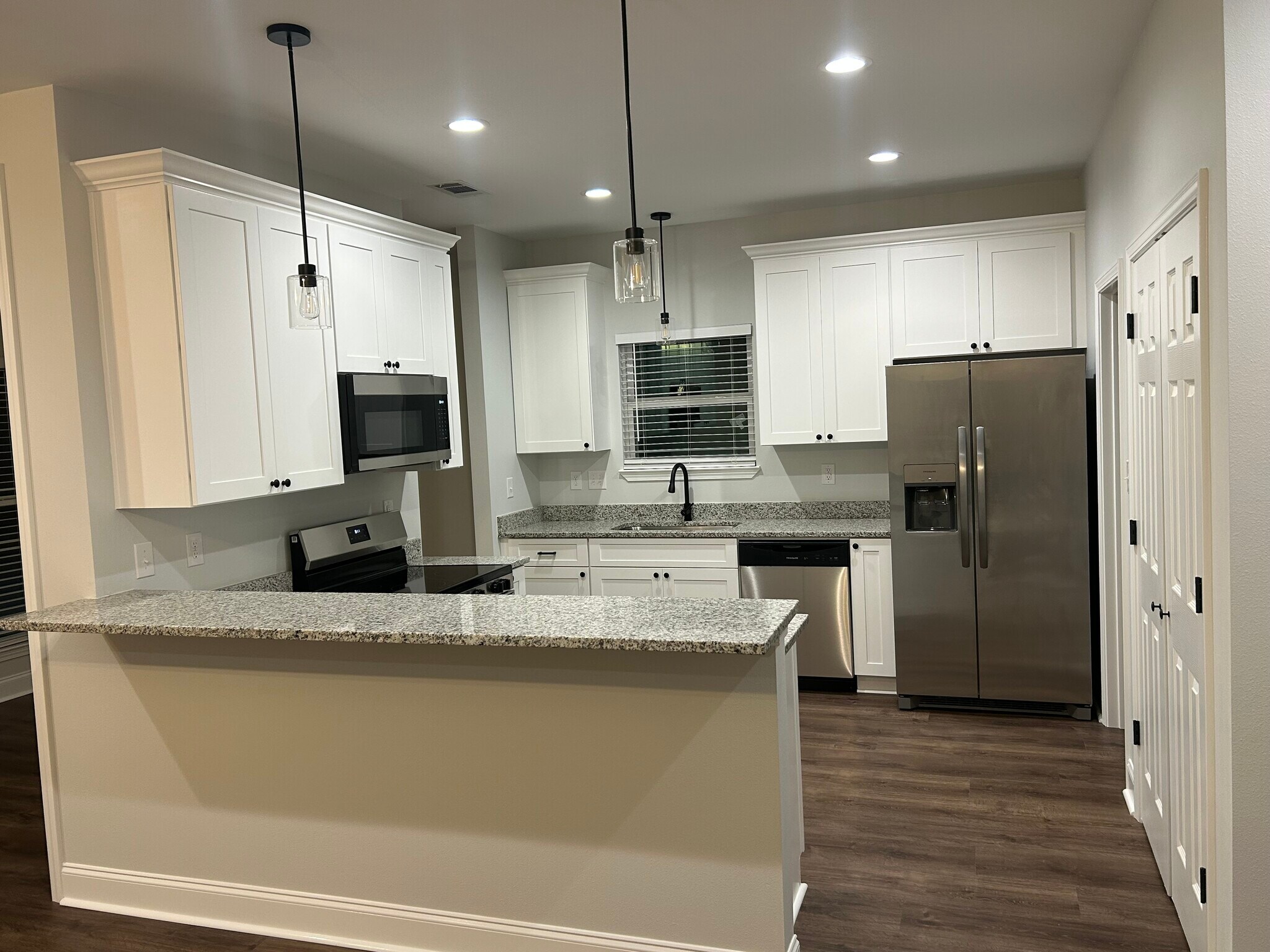 Building Photo - 41255 Bush Ln