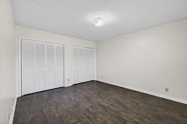Building Photo - 17137 Waterbend Dr