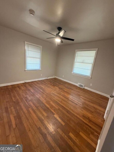 Building Photo - 2439 Plantation Dr