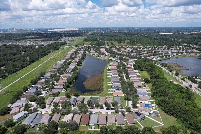 Building Photo - 7862 Carriage Pointe Dr