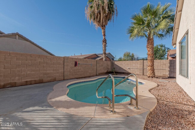 Building Photo - 11605 W La Reata Ave