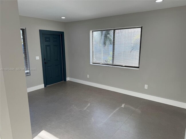 Building Photo - 3275 SW 27th St