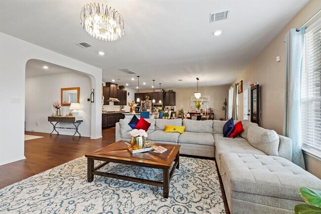 Building Photo - 1601 Sonny Dr