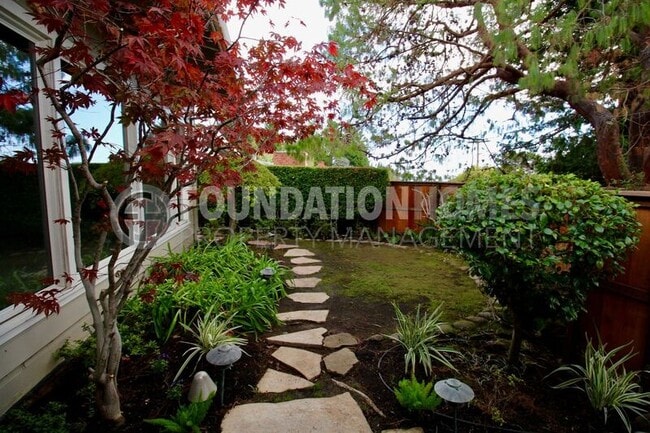 Building Photo - 133 Tiburon Blvd